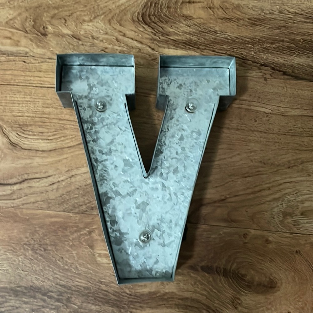 Metal light up V